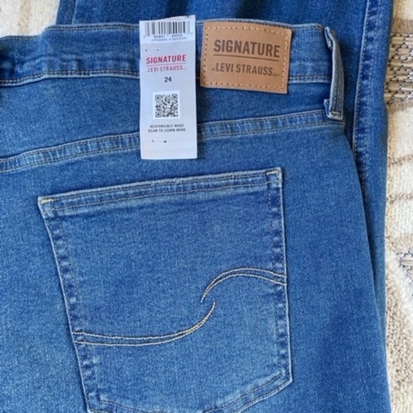 NWT Signature by Levi Strauss Jeans, Sz 24 - Picture 1 of 4